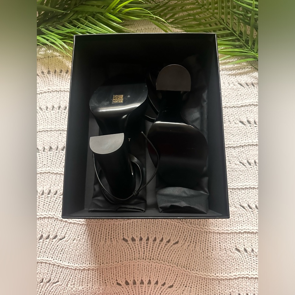 NWT Saint Laurent Carine Platform Sandal. Brand new comes with box & dus… - Picture 3 of 13